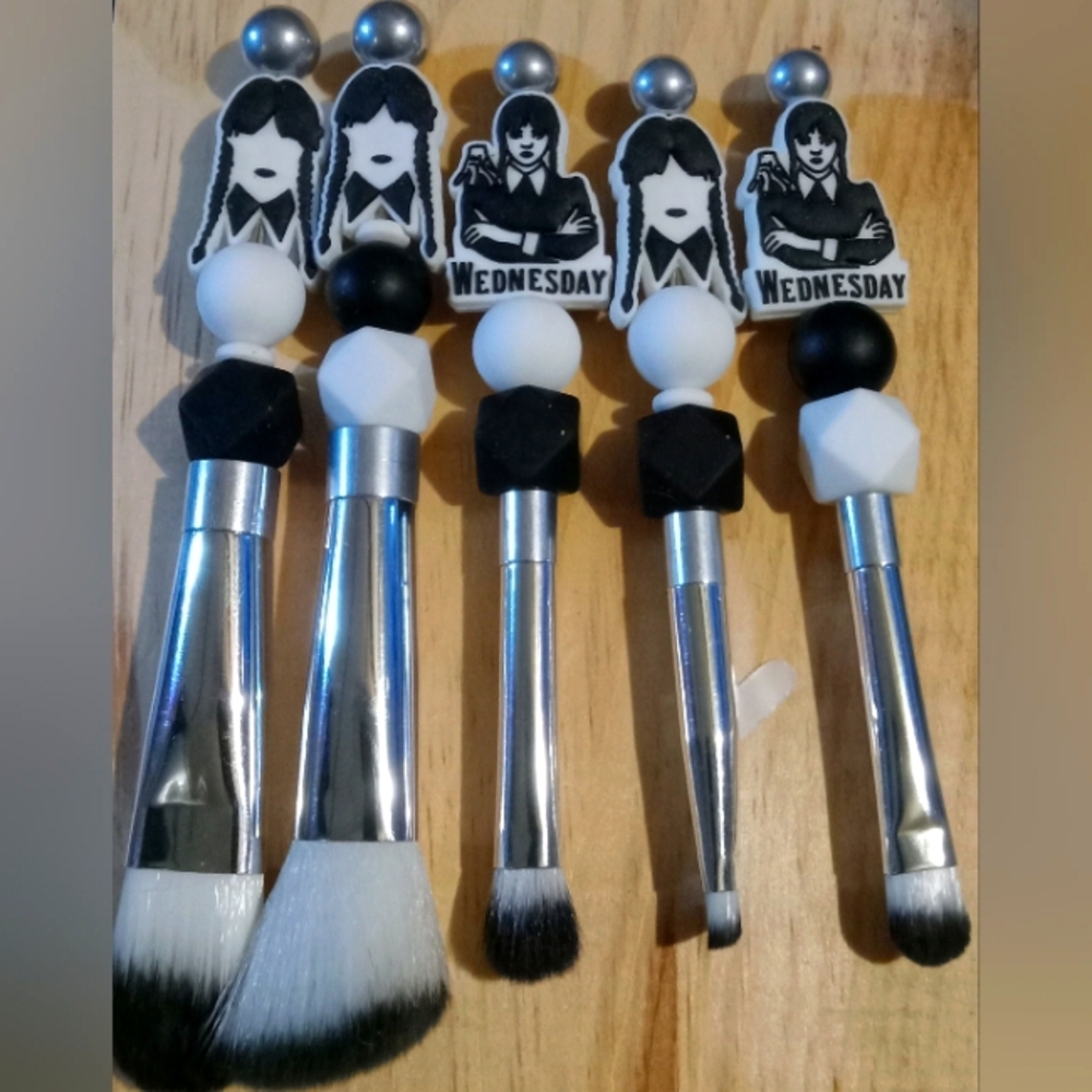 Beaded Makeup brush set